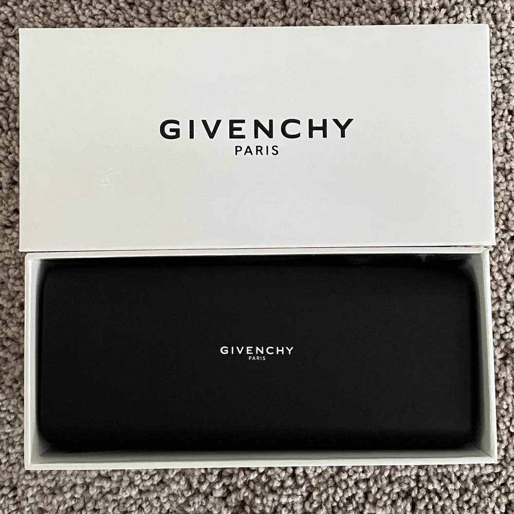 GIVENCHY SUNGLASSES GV 7137/S - Picture 4 of 5
